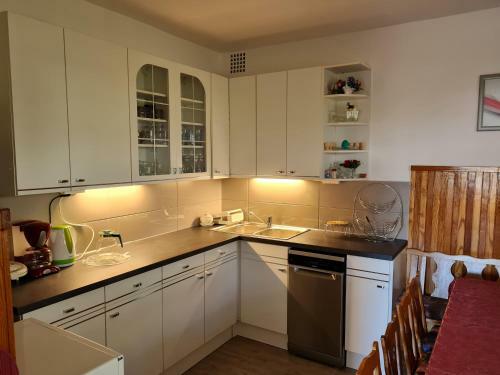 Gy�ngyvir�g Apartman Lenti
