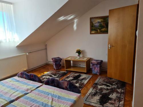 Gy�ngyvir�g Apartman Lenti