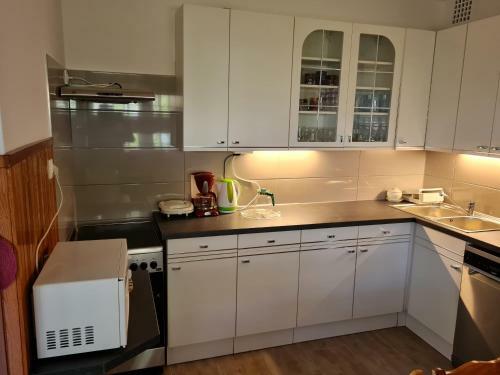 Gy�ngyvir�g Apartman Lenti