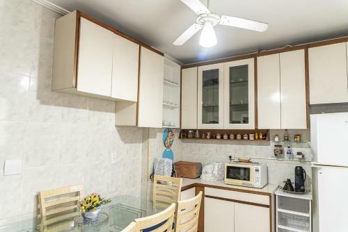 Apartamento Apto Com Wi-fi E Vista Do Mar Da Praia Grande-sp