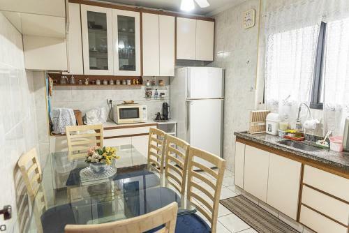 Apartamento Apto Com Wi-fi E Vista Do Mar Da Praia Grande-sp