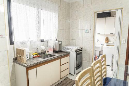 Apartamento Apto Com Wi-fi E Vista Do Mar Da Praia Grande-sp
