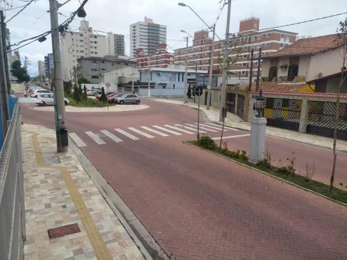 Apartamento Apto Canto Do Forte, Iluminado E Arejado.