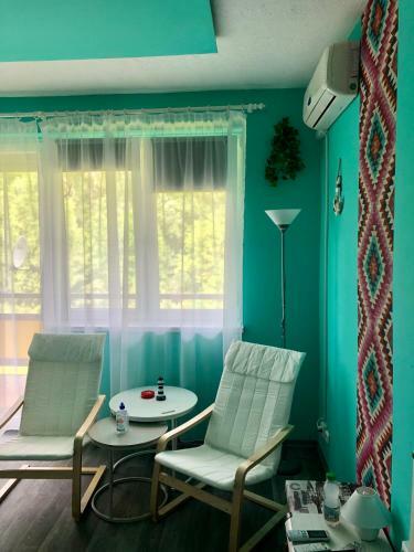 �va Apartman, Helikon-liget
