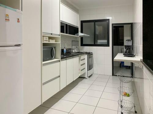 Lindo Apartamento, 3 Dormit�rios, Churrasqueira, Wi-fi E Piscina