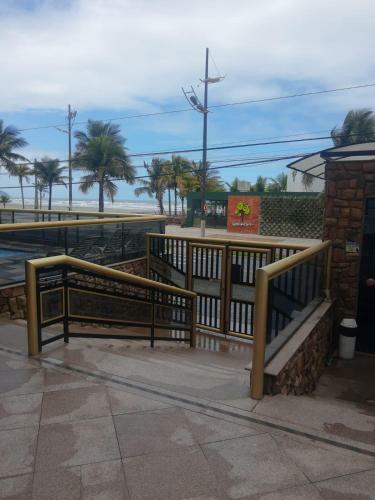 Apartamento Condom�nio Frente Mar