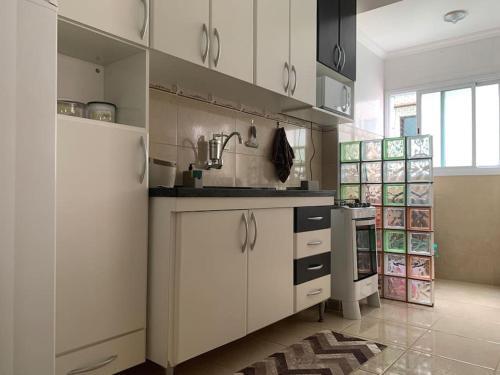 Apartamento Apto No Canto Do Forte. A P� Pra Praia E Balada.