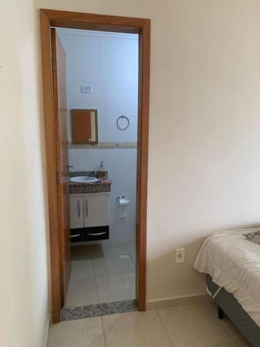 Apartamento Apto No Canto Do Forte. A P� Pra Praia E Balada.