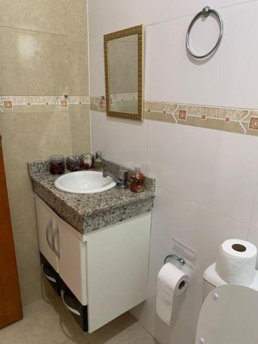 Apartamento Apto No Canto Do Forte. A P� Pra Praia E Balada.