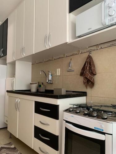 Apartamento Apto No Canto Do Forte. A P� Pra Praia E Balada.