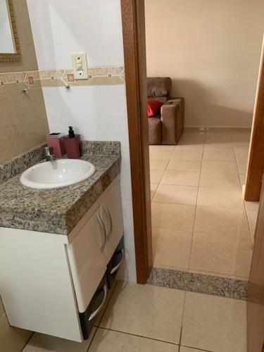 Apartamento Apto No Canto Do Forte. A P� Pra Praia E Balada.
