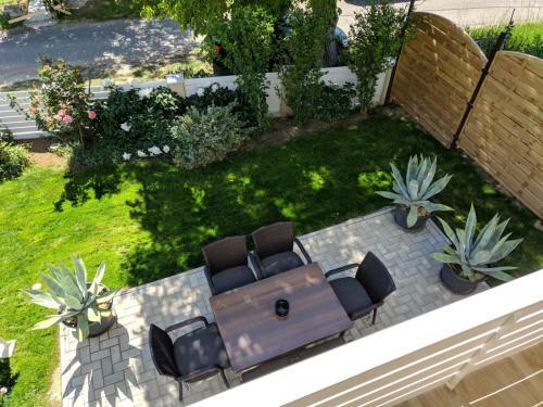Eleven Apartman House