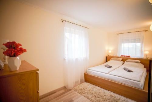 Eleven Apartman House