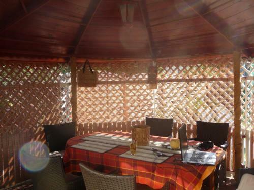 M�rta Vend�gh�z