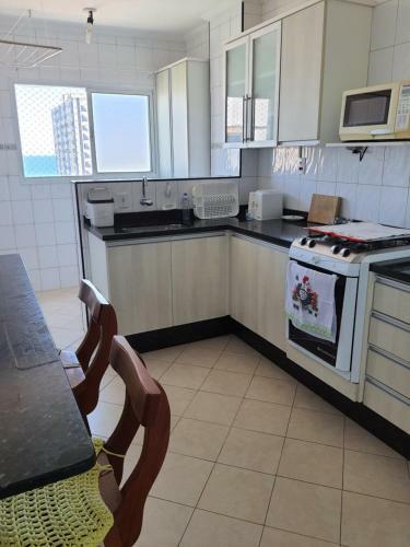 Lindo Apartamento Guilhermina Vista Para O Mar E Internet