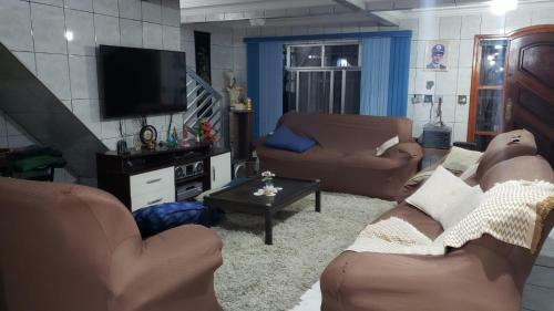 Casa Com Piscina Para Temporada Em Praia Grande -sp
