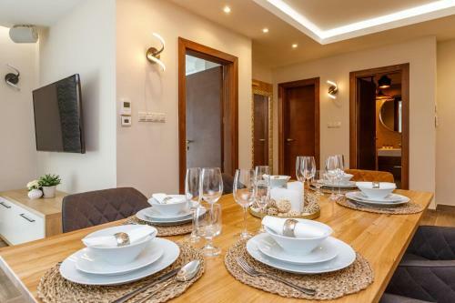 Royal Cafe Apartman