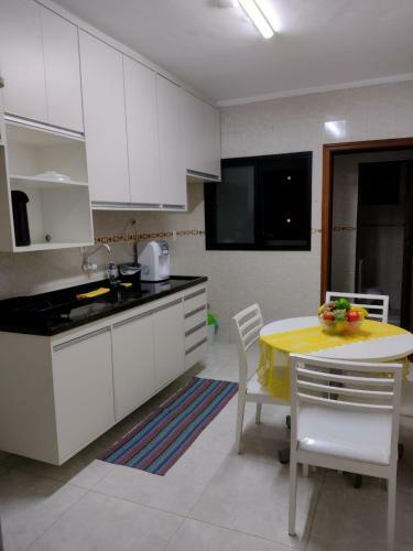 Apartamento Ap Deixe A Tristeza Para Fora E Alegria Entrar