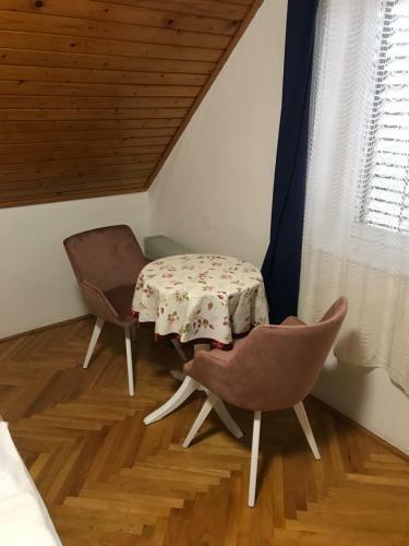 Hostal Leander H�z 21