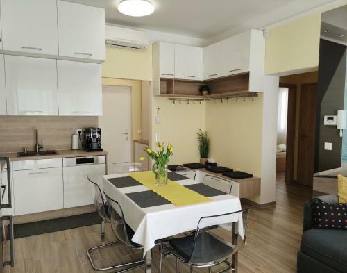 Fecskef�szek Apartman
