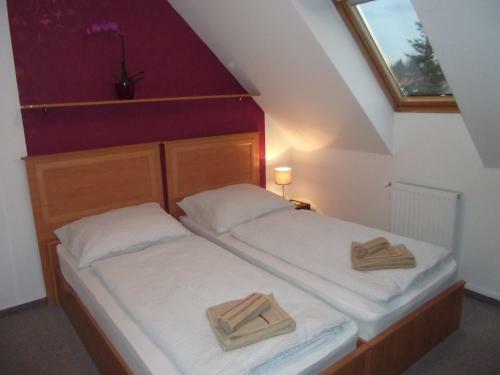 R�zsa Apartman