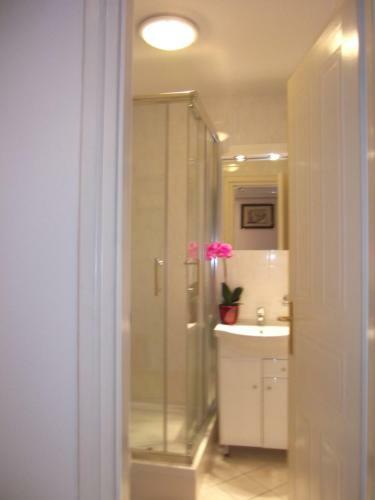 R�zsa Apartman