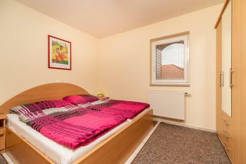 Lena Apartman