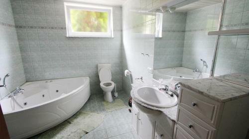 Lena Apartman