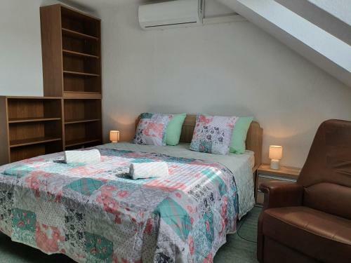 Flower Apartment