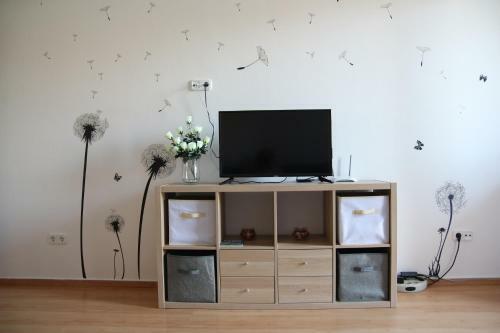 Apartment With Swing