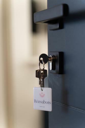 Bed & Breakfast R�zsabors H�v�z