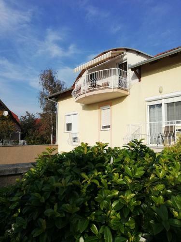 V�r-lak Apartman