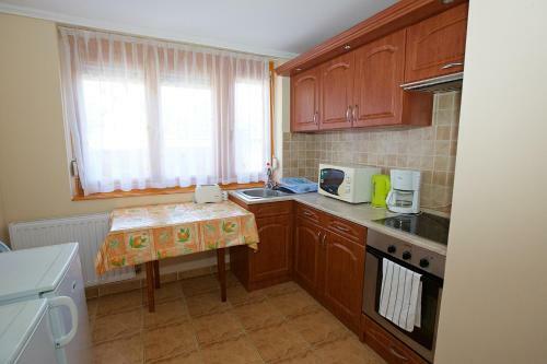 Zoli Apartmanok-br�dy 51-53