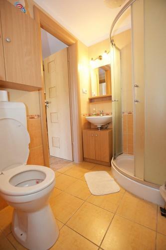 Zoli Apartmanok-br�dy 51-53