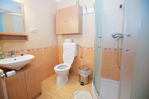 Zoli Apartmanok-br�dy 51-53