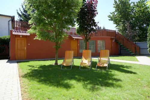 Zoli Apartmanok-br�dy 51-53