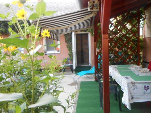 Zs�ka Apartman