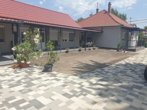 Tahiti Garden Apartman