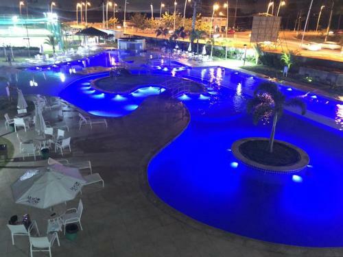 Apartamento Muro Alto Condom�nio Clube