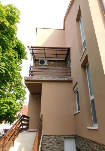 Wessel�nyi Apartmanh�z