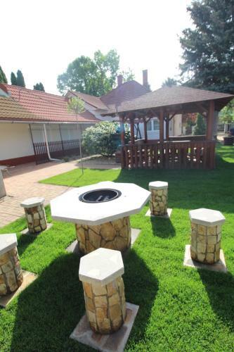 Csipkeh�z Apartmanok Hajd�szoboszl�