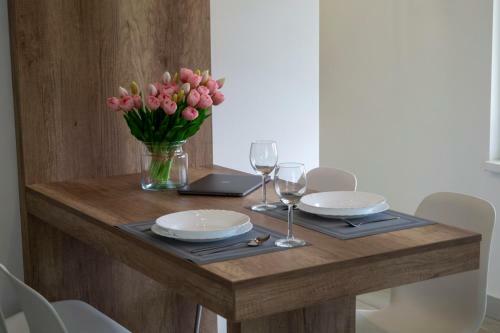East Side Corner - Apartment