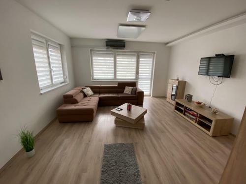 Hajnal Apartmanh�z
