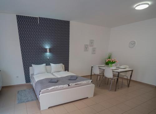 East Side Corner - Apartment 2