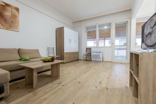 Compass Apartmanok II