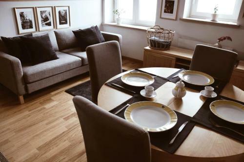 Hostal San Horses The Family