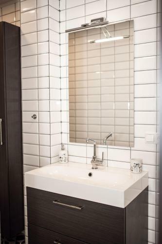 Crown Apartment