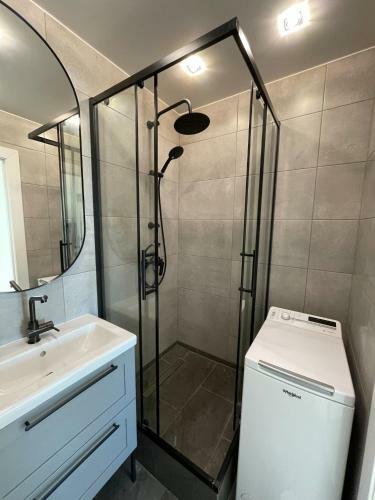 Bright Apartment In Ukmerge