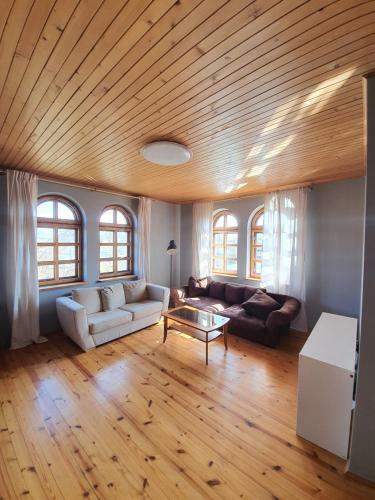 Riverside Holiday House Apartments