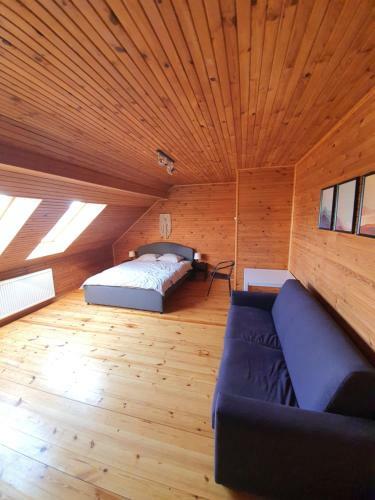 Riverside Holiday House Apartments